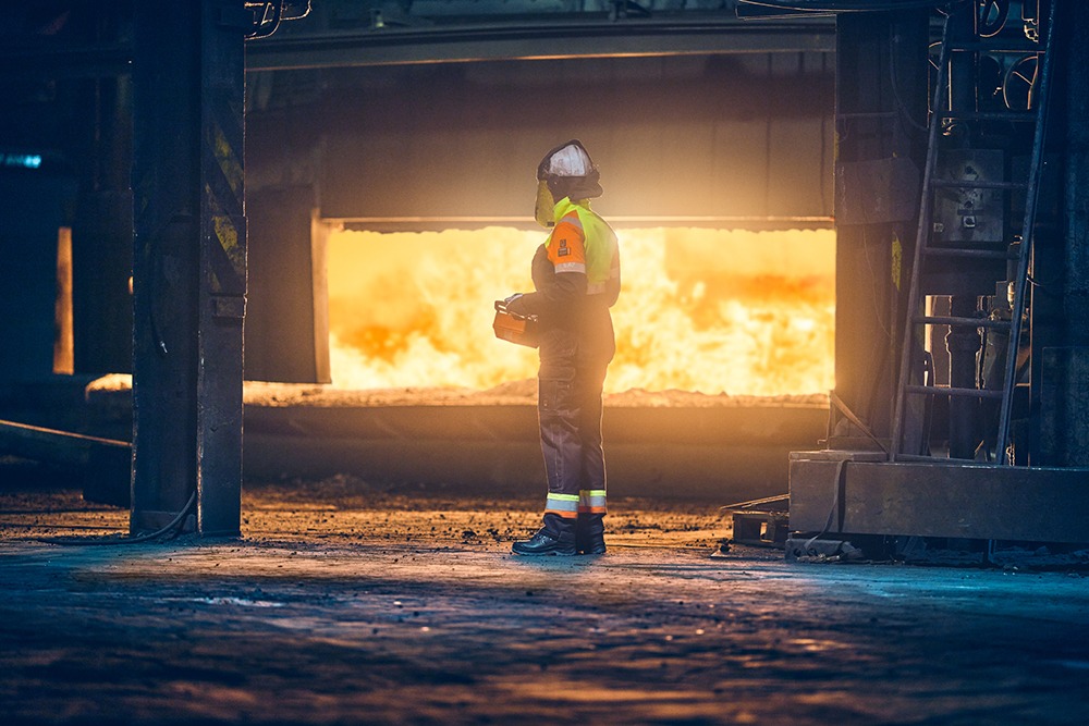 Safe-work-with_right-workwear